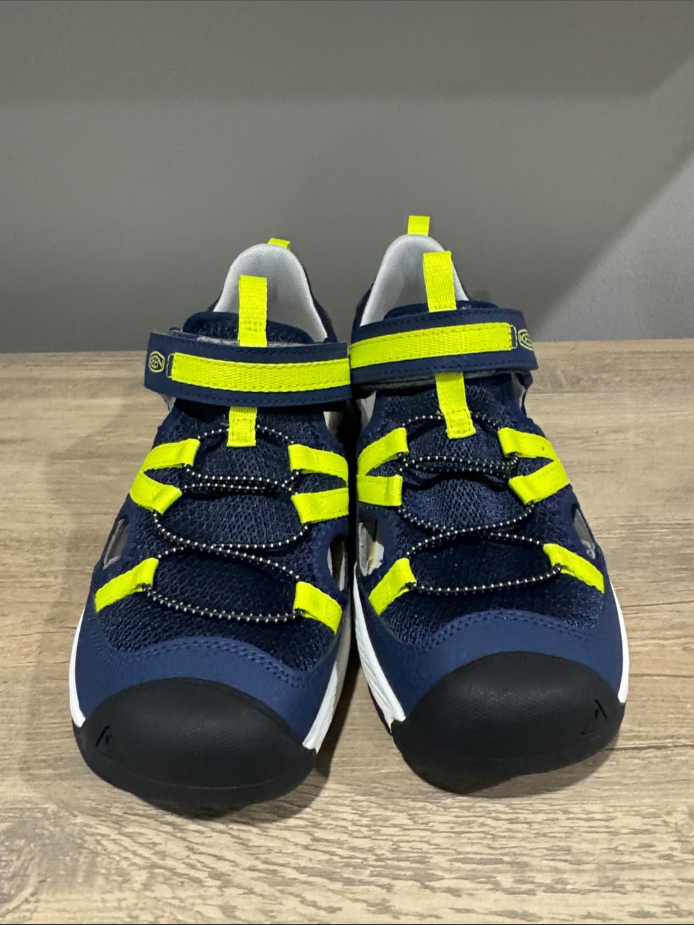 NEW Keen Kids Navy and Neon Yellow Sport Sandals, 5Y - Picture 2 of 5